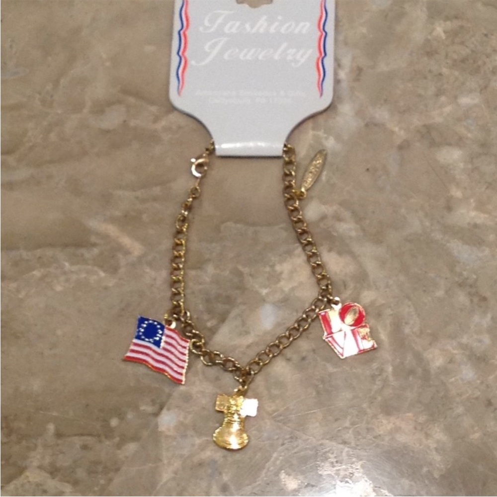 AMERICAN FLAG charm BRACELET